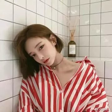 地铁女孩